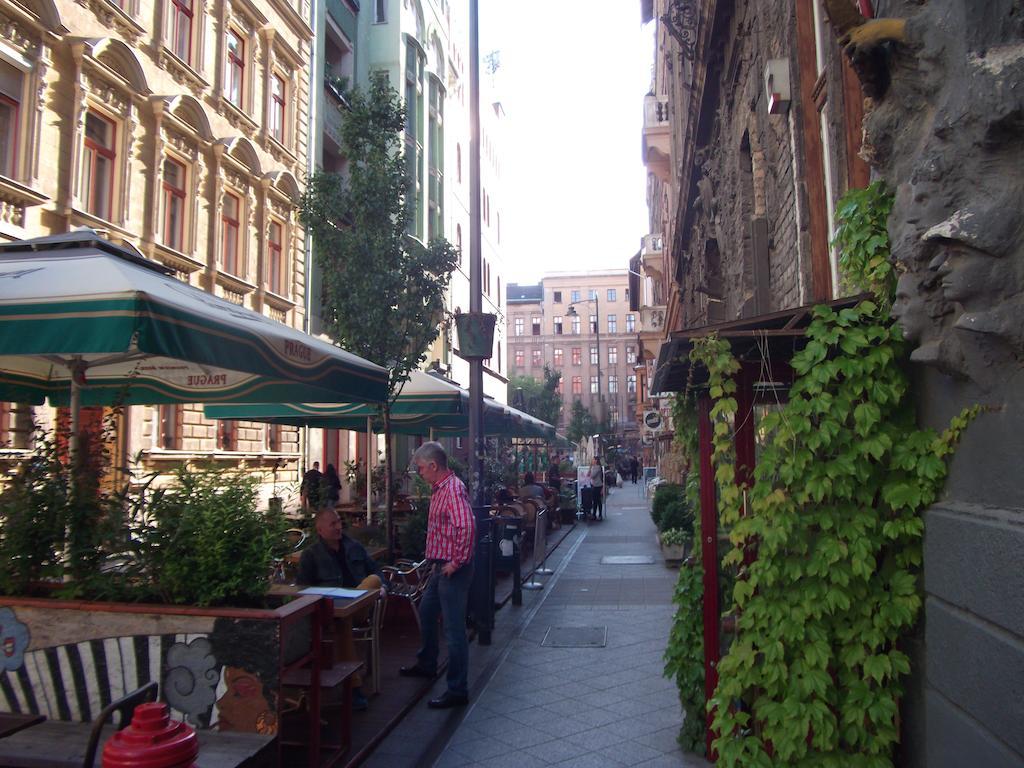 Ciao Budapest Hostel ภายนอก รูปภาพ